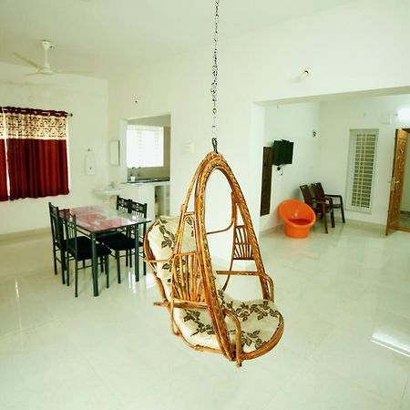Truelife Homestays - Alamelu Avenue - Fully Furnished Ac 2Bhk Apartments In Tirupati - Walkable To Restaurants & Super Market - Fast Wifi - Kitchen - Easy Access To Airport, Railway Station, Sri Padmavathi & Tirumala Temple Kültér fotó